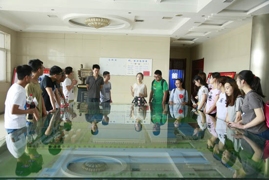 27名天商學(xué)生來隆華實(shí)習(xí) 為青春插上夢想翅膀