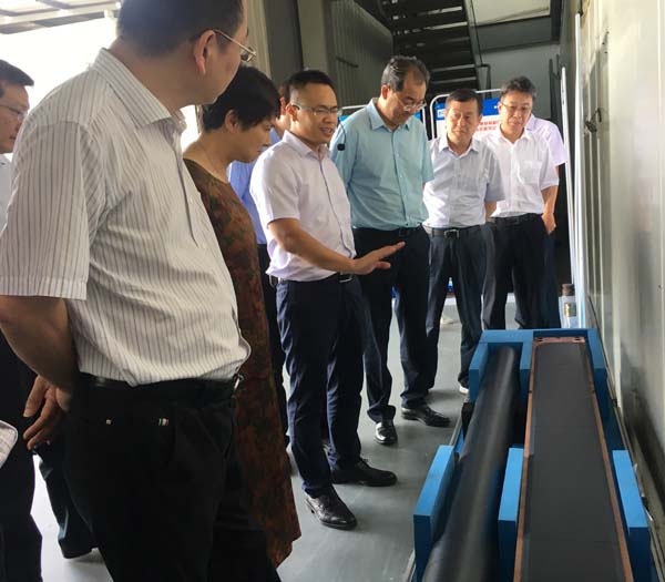 廣西壯族自治區(qū)人大常委會(huì)副主任、黨組書記王躍飛一行蒞臨晶聯(lián)光電調(diào)研