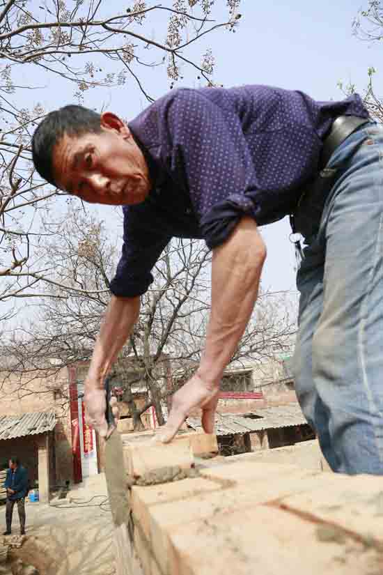 擔(dān)責(zé)遠(yuǎn)行，隆華黨委扶貧挺進(jìn)實(shí)施階段