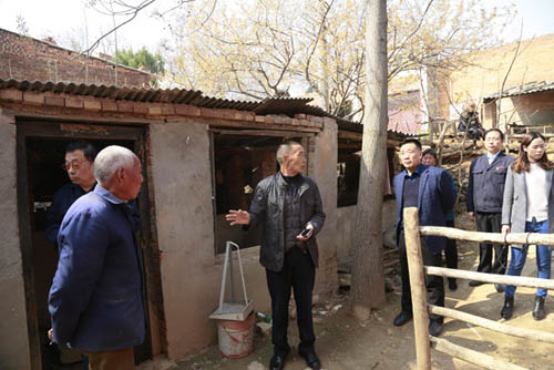 隆華黨委書記李占明深入貧困戶調(diào)研，助力精準扶貧